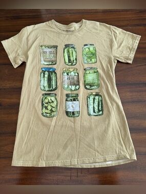 Buzz Pickle Jar Graphic Tee Small Funny Food Shirt Beige Cotton